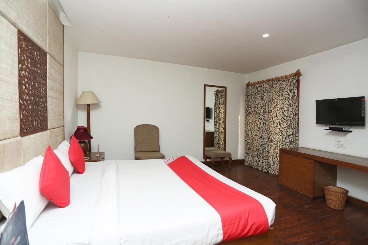 Oyo 27008 Paradise Gateway Hotel Srīnagar Esterno foto
