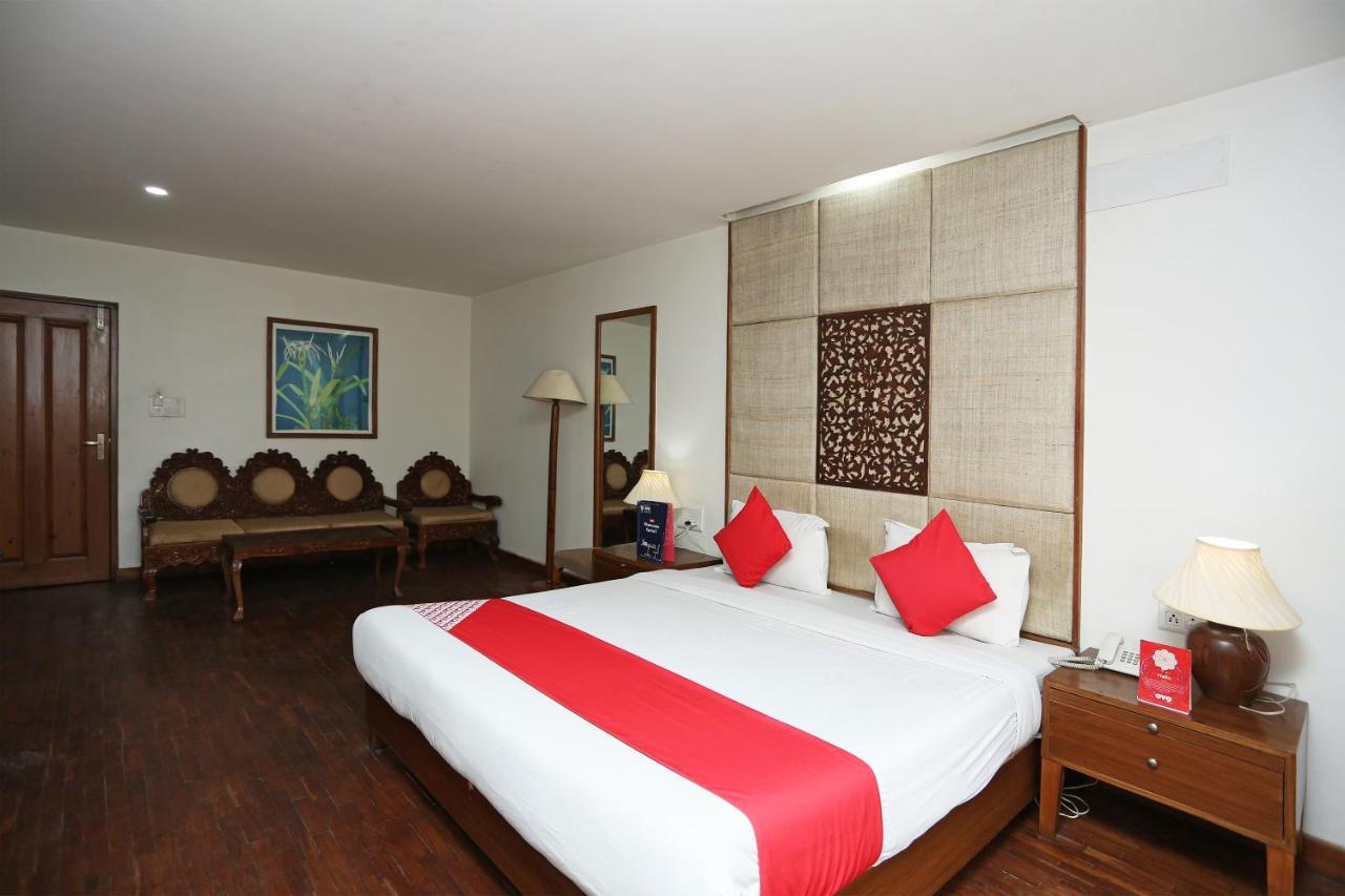Oyo 27008 Paradise Gateway Hotel Srīnagar Esterno foto