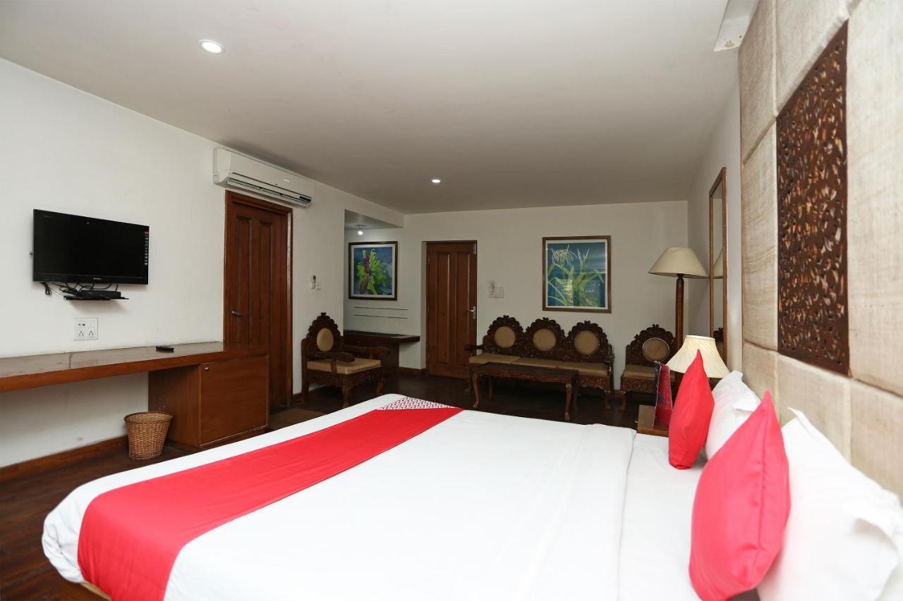 Oyo 27008 Paradise Gateway Hotel Srīnagar Esterno foto
